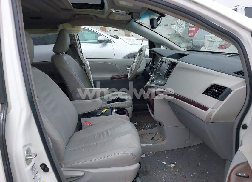 Photo 5 of 2011 Toyota Sienna XLE/LIMITED (VIN 5TDDK3DC0BS015244)