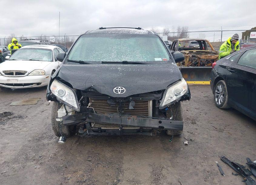 Photo 12 of 2012 Toyota Sienna XLE/LIMITED (VIN 5TDDK3DC0CS044003)