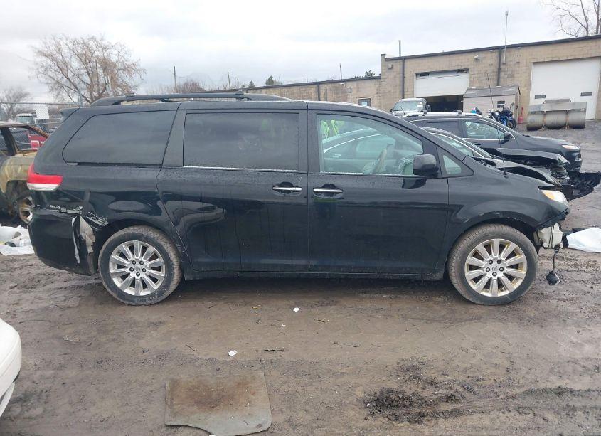 Photo 13 of 2012 Toyota Sienna XLE/LIMITED (VIN 5TDDK3DC0CS044003)