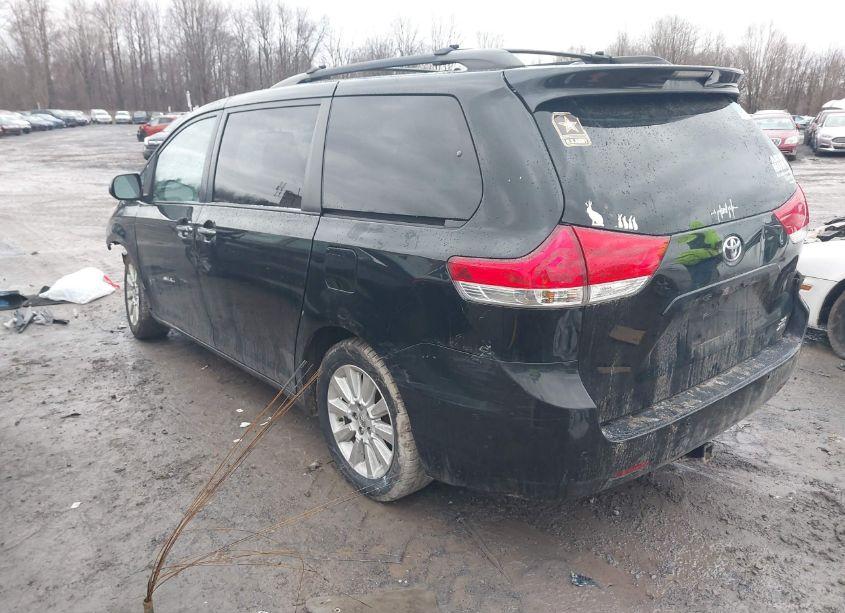 Photo 3 of 2012 Toyota Sienna XLE/LIMITED (VIN 5TDDK3DC0CS044003)