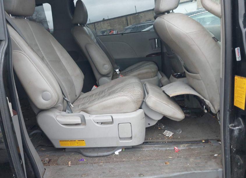 Photo 8 of 2012 Toyota Sienna XLE/LIMITED (VIN 5TDDK3DC0CS044003)