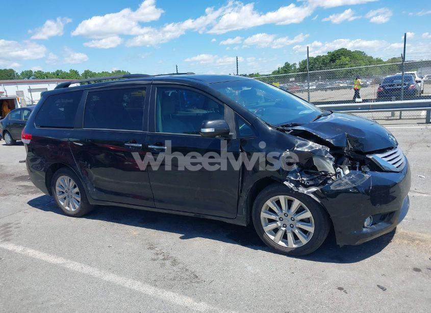 Photo 13 of 2013 Toyota Sienna LIMITED 7 PASSENGER (VIN 5TDDK3DC0DS051969)