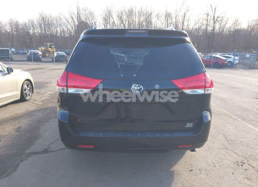 Photo 16 of 2013 Toyota Sienna XLE/LIMITED (VIN 5TDDK3DC0DS067993)