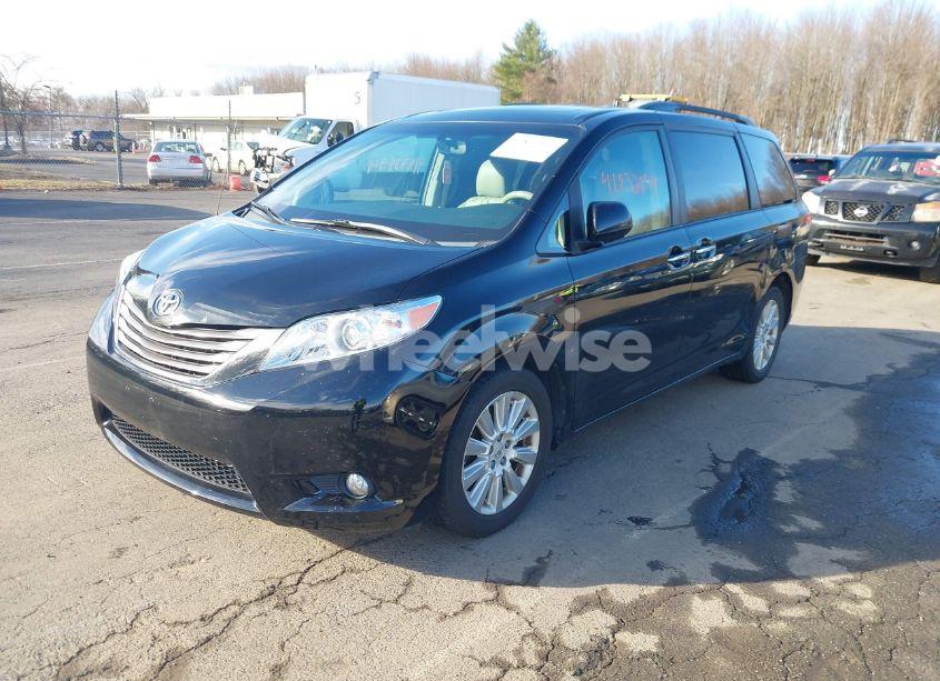Photo 2 of 2013 Toyota Sienna XLE/LIMITED (VIN 5TDDK3DC0DS067993)