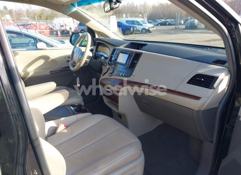 Photo 5 of 2013 Toyota Sienna XLE/LIMITED (VIN 5TDDK3DC0DS067993)