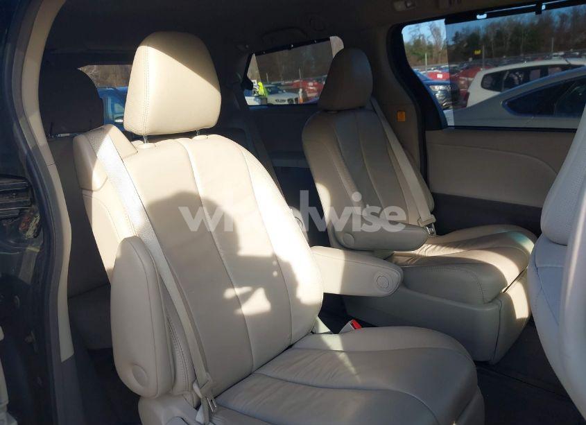 Photo 8 of 2013 Toyota Sienna XLE/LIMITED (VIN 5TDDK3DC0DS067993)