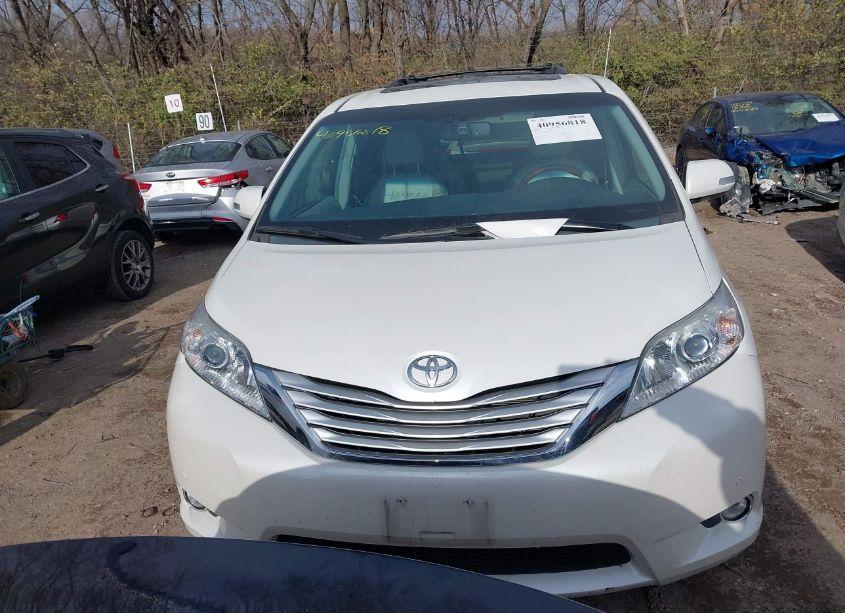 Photo 12 of 2014 Toyota Sienna XLE/LIMITED (VIN 5TDDK3DC0ES078106)