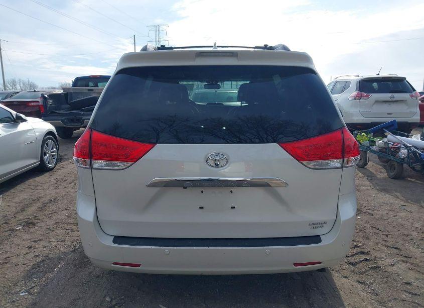 Photo 16 of 2014 Toyota Sienna XLE/LIMITED (VIN 5TDDK3DC0ES078106)