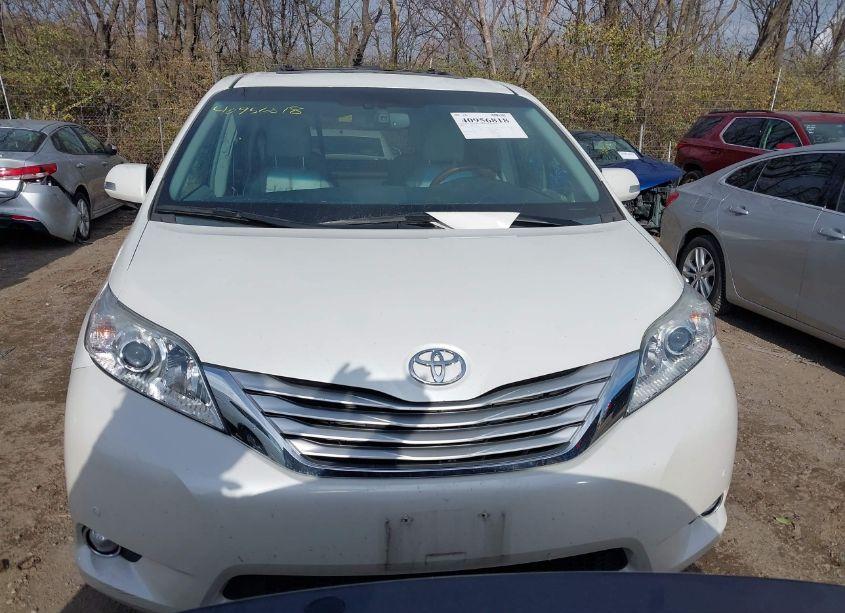 Photo 6 of 2014 Toyota Sienna XLE/LIMITED (VIN 5TDDK3DC0ES078106)