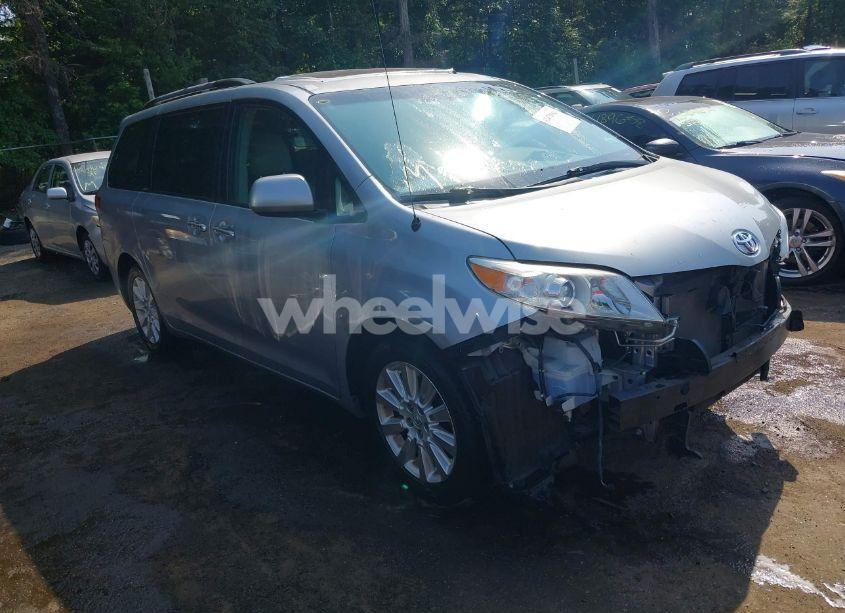 2014 Toyota Sienna XLE 7 PASSENGER (VIN 5TDDK3DC0ES087274) main photo