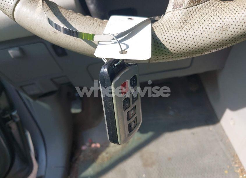 Photo 11 of 2014 Toyota Sienna XLE 7 PASSENGER (VIN 5TDDK3DC0ES087274)