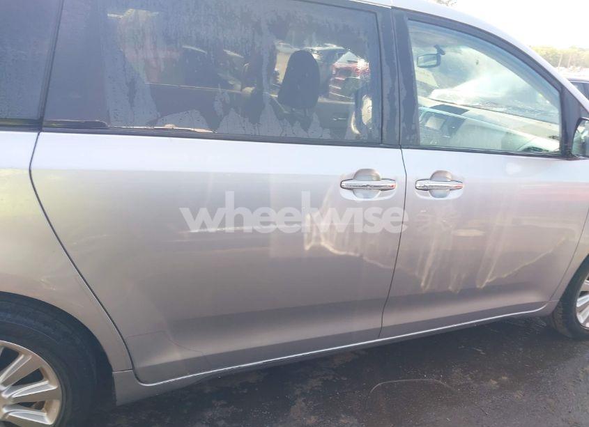 Photo 13 of 2014 Toyota Sienna XLE 7 PASSENGER (VIN 5TDDK3DC0ES087274)