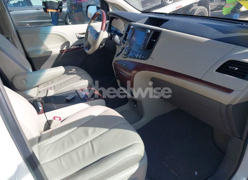 Photo 5 of 2014 Toyota Sienna LIMITED 7 PASSENGER (VIN 5TDDK3DC0ES090160)