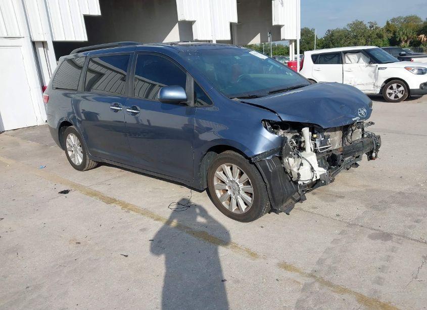 2015 Toyota Sienna XLE/LIMITED (VIN 5TDDK3DC0FS097403) main photo