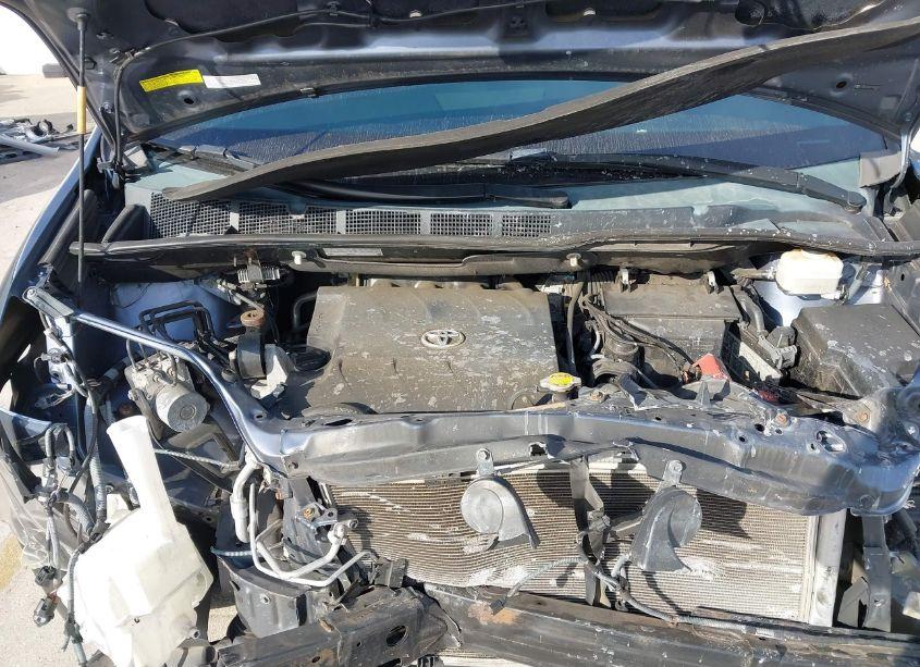 Photo 10 of 2015 Toyota Sienna XLE/LIMITED (VIN 5TDDK3DC0FS097403)