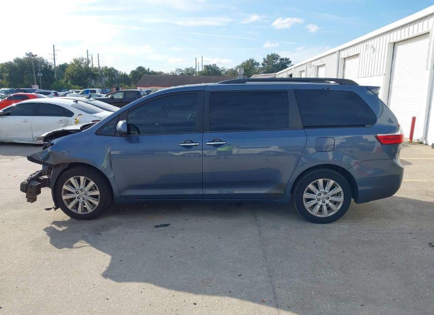 Photo 15 of 2015 Toyota Sienna XLE/LIMITED (VIN 5TDDK3DC0FS097403)