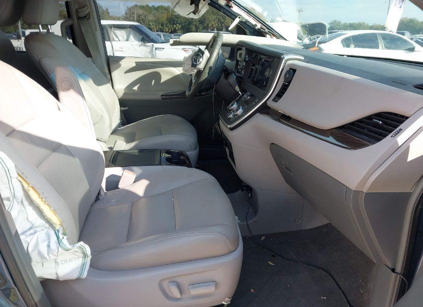 Photo 5 of 2015 Toyota Sienna XLE/LIMITED (VIN 5TDDK3DC0FS097403)