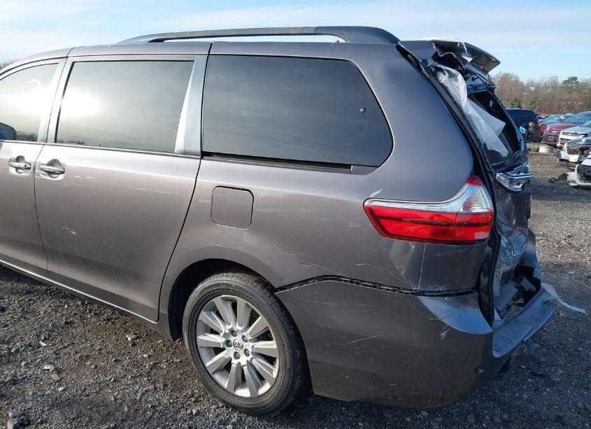 Photo 17 of 2015 Toyota Sienna XLE/LIMITED (VIN 5TDDK3DC0FS114085)