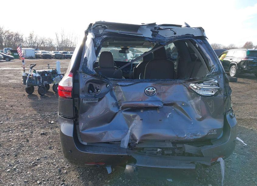 Photo 6 of 2015 Toyota Sienna XLE/LIMITED (VIN 5TDDK3DC0FS114085)