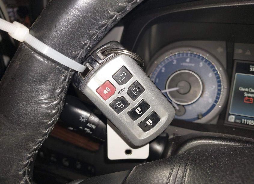 Photo 11 of 2015 Toyota Sienna LIMITED PREMIUM 7 PASSENGER (VIN 5TDDK3DC0FS118511)