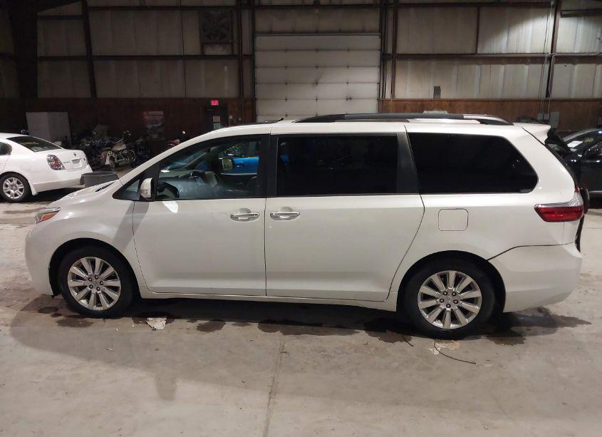 Photo 14 of 2015 Toyota Sienna LIMITED PREMIUM 7 PASSENGER (VIN 5TDDK3DC0FS118511)