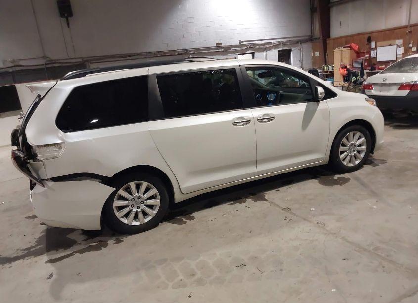 Photo 4 of 2015 Toyota Sienna LIMITED PREMIUM 7 PASSENGER (VIN 5TDDK3DC0FS118511)