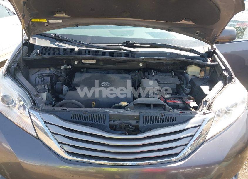 Photo 10 of 2015 Toyota Sienna XLE PREMIUM 7 PASSENGER (VIN 5TDDK3DC0FS119108)