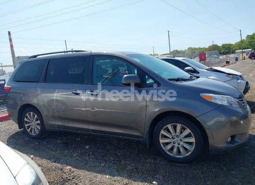 Photo 13 of 2015 Toyota Sienna XLE PREMIUM 7 PASSENGER (VIN 5TDDK3DC0FS119108)