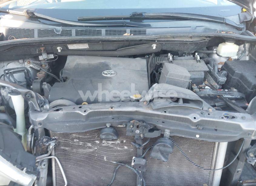 Photo 10 of 2015 Toyota Sienna XLE 7 PASSENGER (VIN 5TDDK3DC0FS120985)