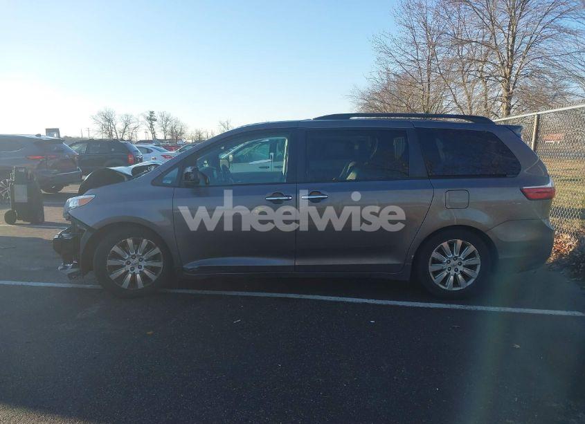 Photo 14 of 2015 Toyota Sienna XLE 7 PASSENGER (VIN 5TDDK3DC0FS120985)