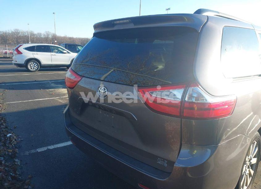 Photo 16 of 2015 Toyota Sienna XLE 7 PASSENGER (VIN 5TDDK3DC0FS120985)