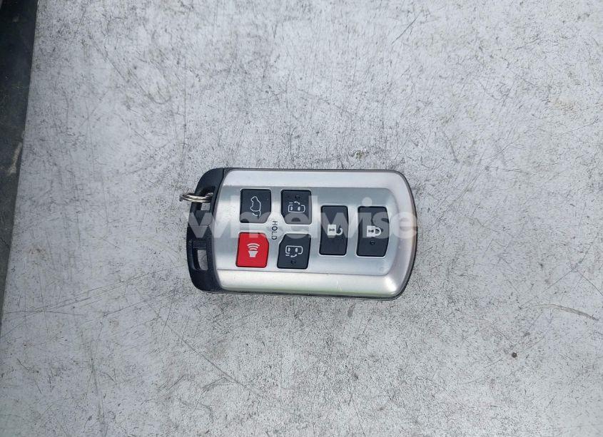 Photo 11 of 2015 Toyota Sienna LIMITED PREMIUM 7 PASSENGER (VIN 5TDDK3DC0FS127743)