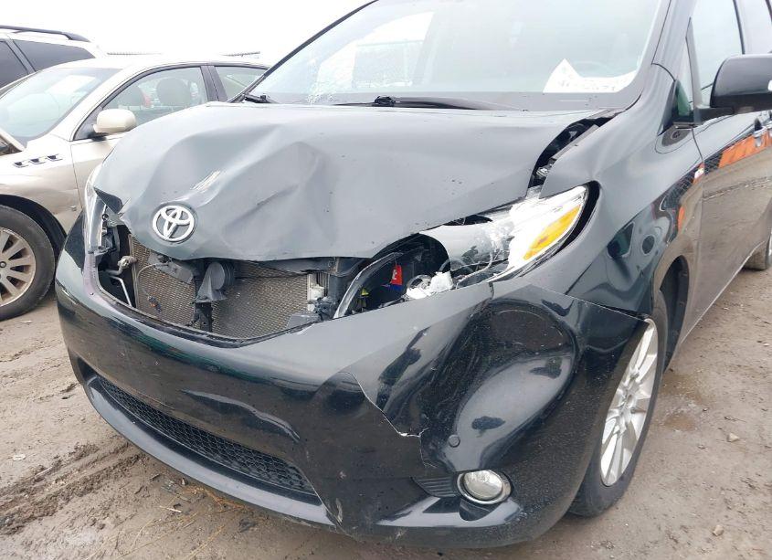 Photo 6 of 2016 Toyota Sienna LIMITED PREMIUM 7 PASSENGER (VIN 5TDDK3DC0GS142860)