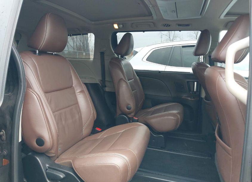 Photo 8 of 2016 Toyota Sienna LIMITED PREMIUM 7 PASSENGER (VIN 5TDDK3DC0GS142860)