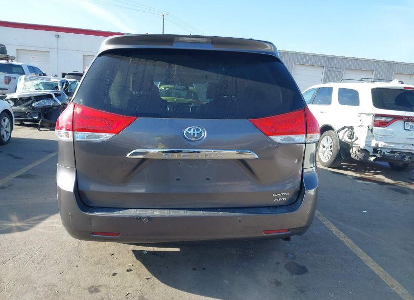 Photo 16 of 2011 Toyota Sienna XLE/LIMITED (VIN 5TDDK3DC1BS018623)