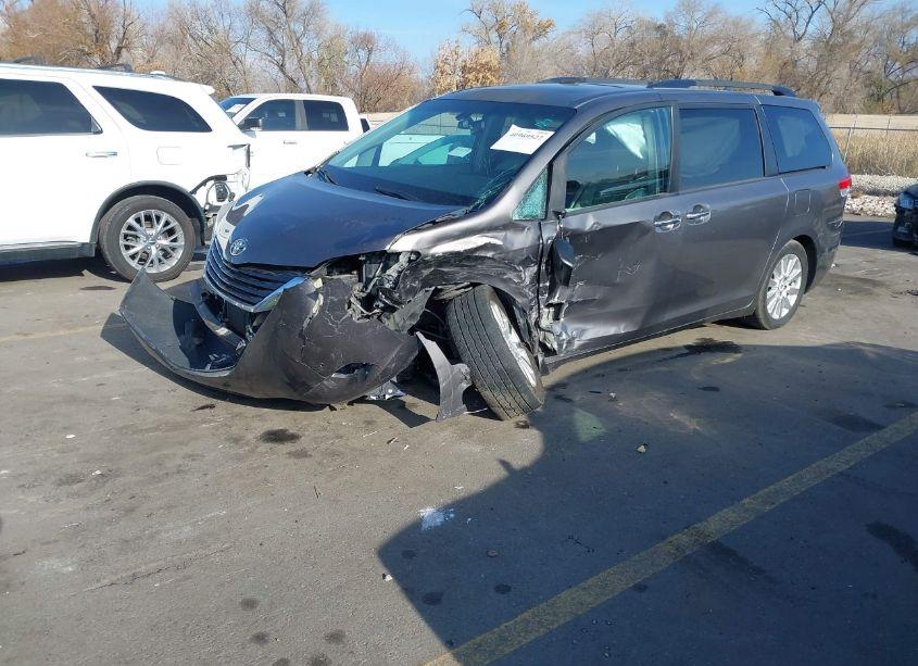 Photo 2 of 2011 Toyota Sienna XLE/LIMITED (VIN 5TDDK3DC1BS018623)
