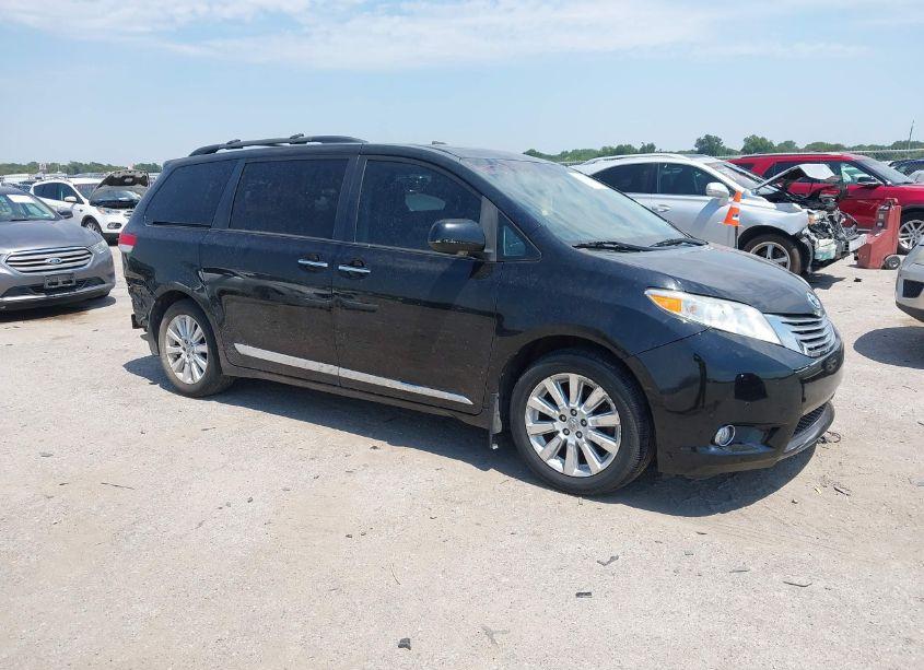 2011 Toyota Sienna LIMITED (VIN 5TDDK3DC1BS019285) main photo