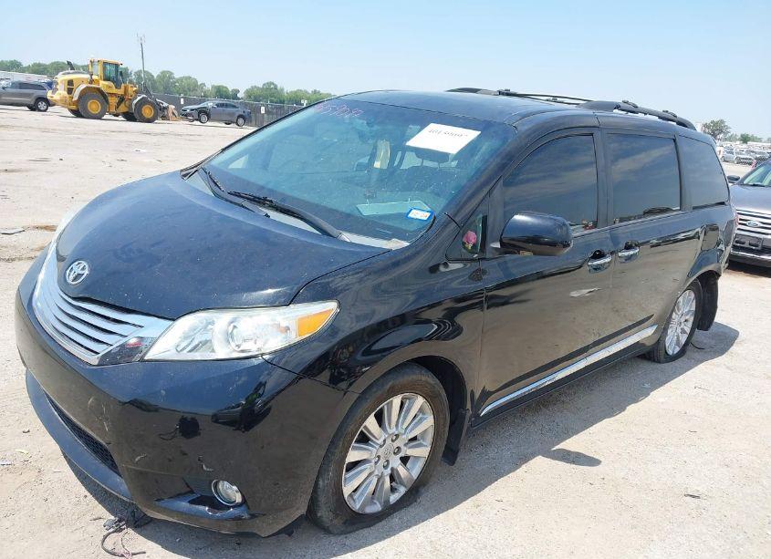Photo 2 of 2011 Toyota Sienna LIMITED (VIN 5TDDK3DC1BS019285)