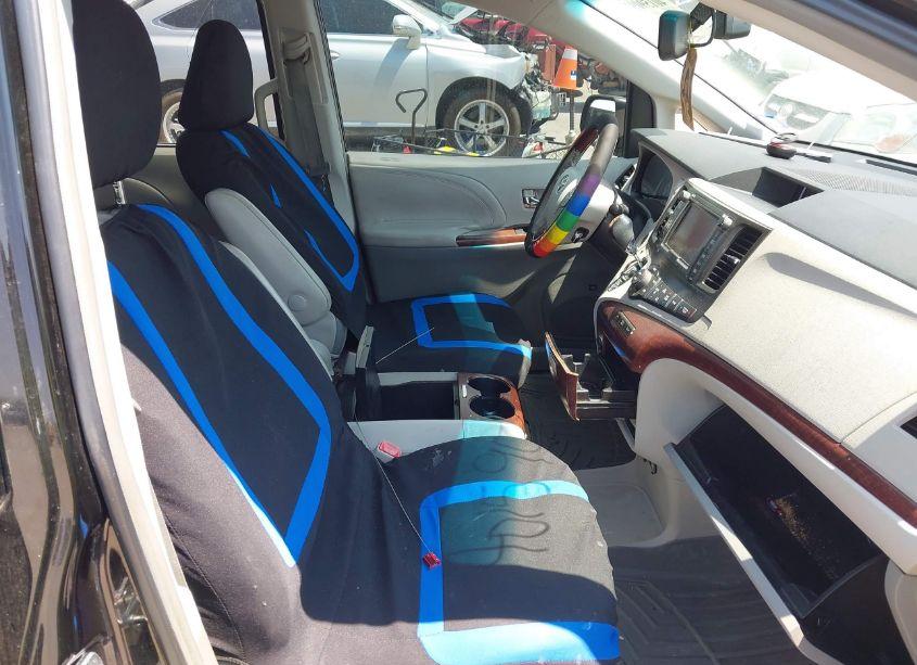 Photo 5 of 2011 Toyota Sienna LIMITED (VIN 5TDDK3DC1BS019285)