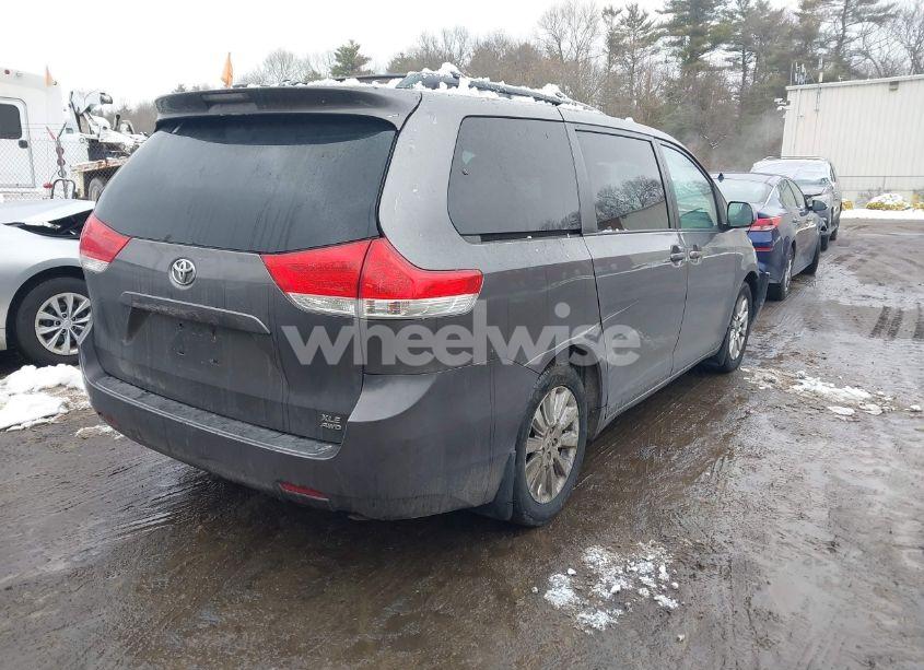 Photo 4 of 2011 Toyota Sienna XLE (VIN 5TDDK3DC1BS020341)