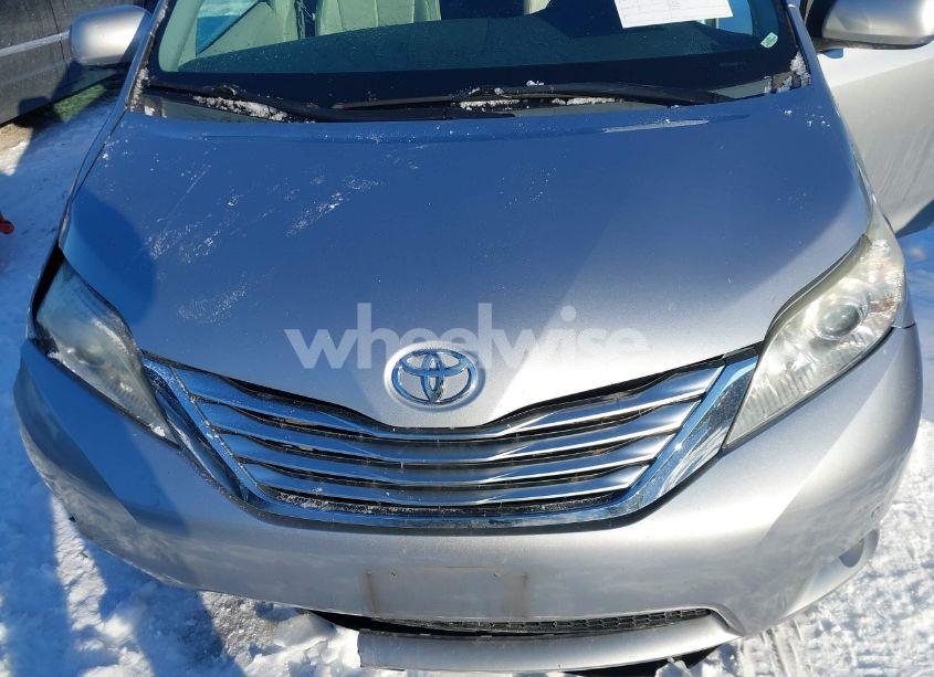 Photo 10 of 2012 Toyota Sienna XLE/LIMITED (VIN 5TDDK3DC1CS035682)