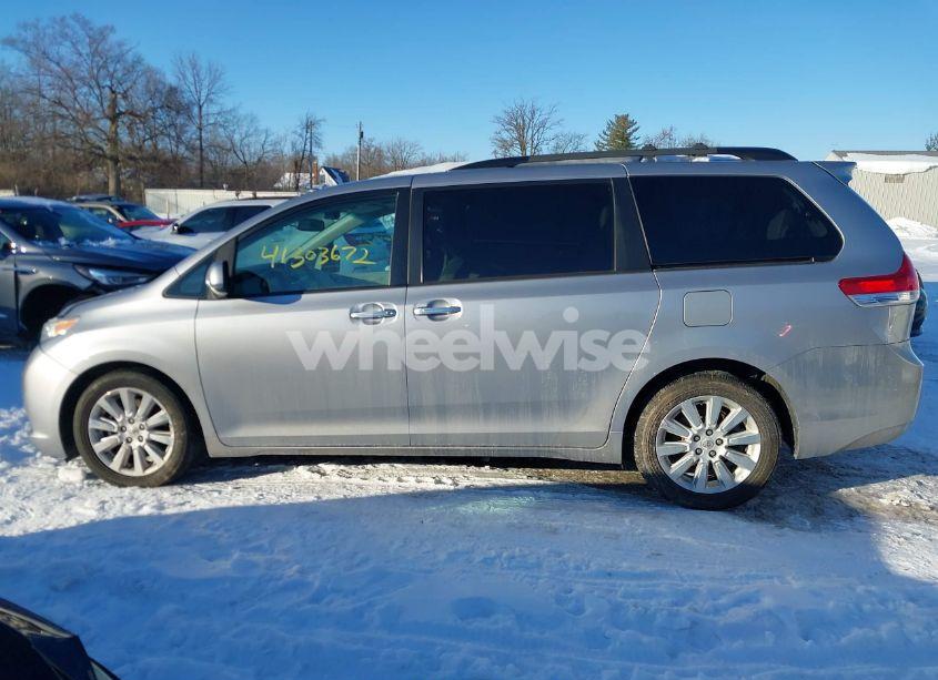 Photo 14 of 2012 Toyota Sienna XLE/LIMITED (VIN 5TDDK3DC1CS035682)