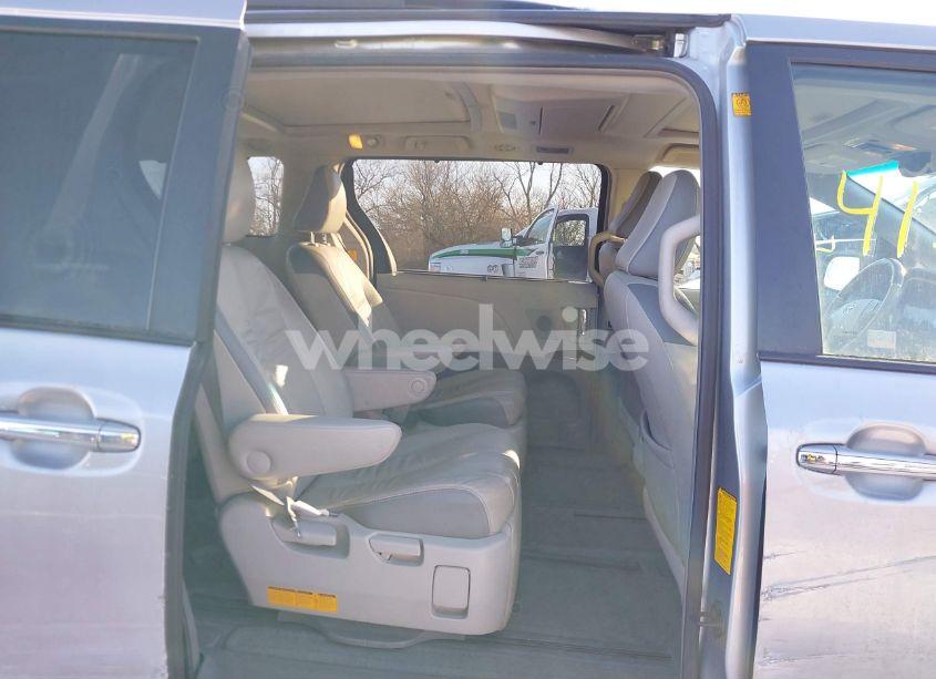 Photo 8 of 2012 Toyota Sienna XLE/LIMITED (VIN 5TDDK3DC1CS035682)