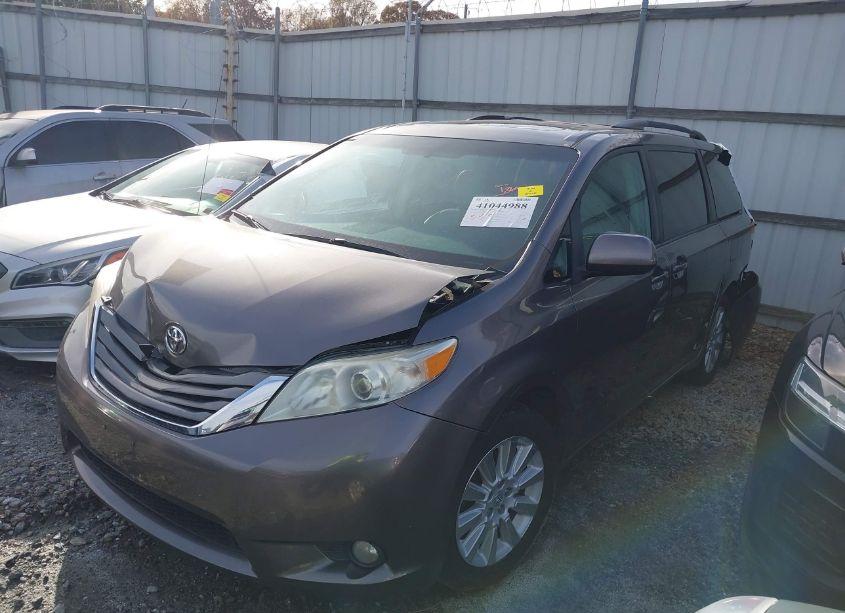 Photo 2 of 2013 Toyota Sienna XLE 7 PASSENGER (VIN 5TDDK3DC1DS058882)