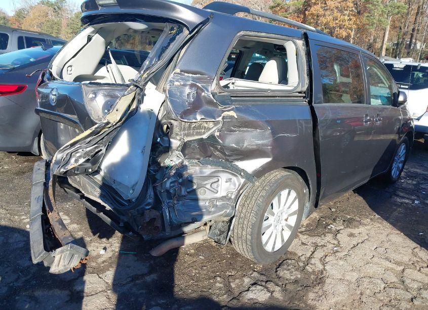 Photo 4 of 2013 Toyota Sienna XLE 7 PASSENGER (VIN 5TDDK3DC1DS058882)