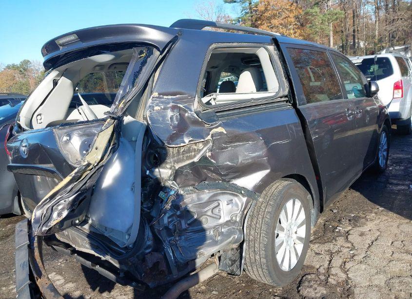 Photo 6 of 2013 Toyota Sienna XLE 7 PASSENGER (VIN 5TDDK3DC1DS058882)