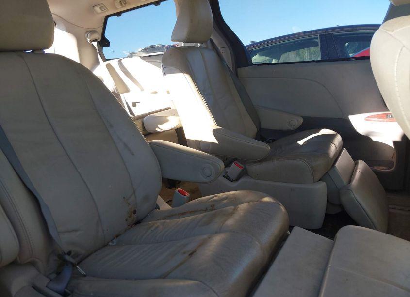 Photo 8 of 2013 Toyota Sienna XLE 7 PASSENGER (VIN 5TDDK3DC1DS058882)