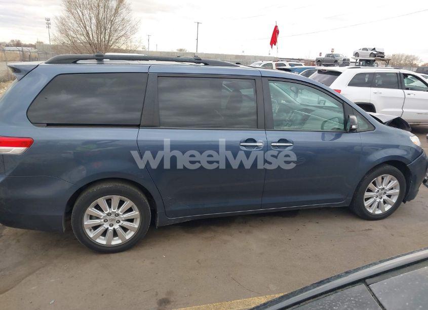 Photo 13 of 2013 Toyota Sienna XLE/LIMITED (VIN 5TDDK3DC1DS062849)