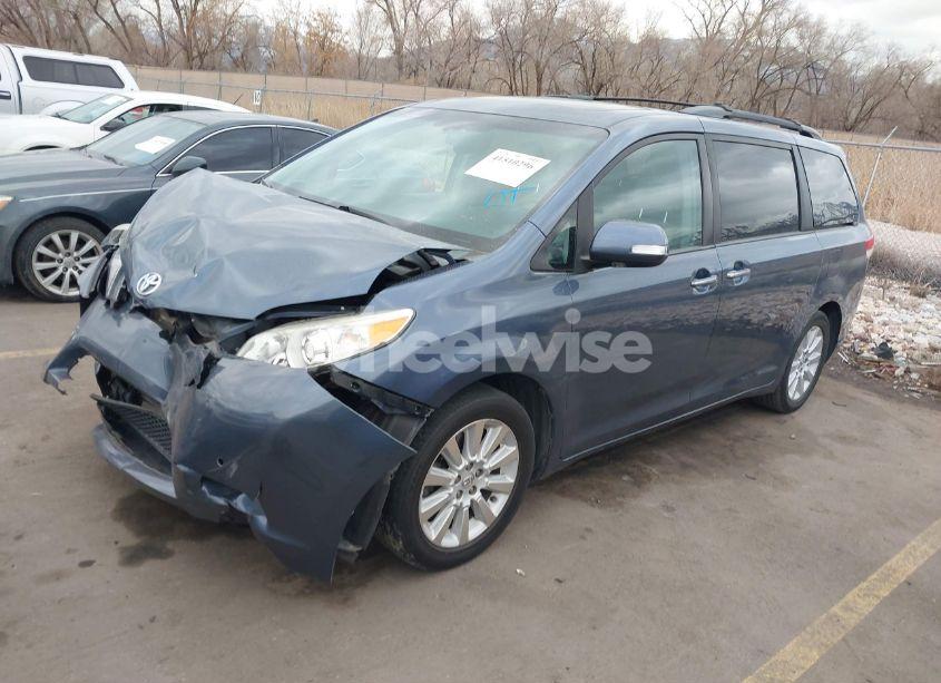 Photo 2 of 2013 Toyota Sienna XLE/LIMITED (VIN 5TDDK3DC1DS062849)