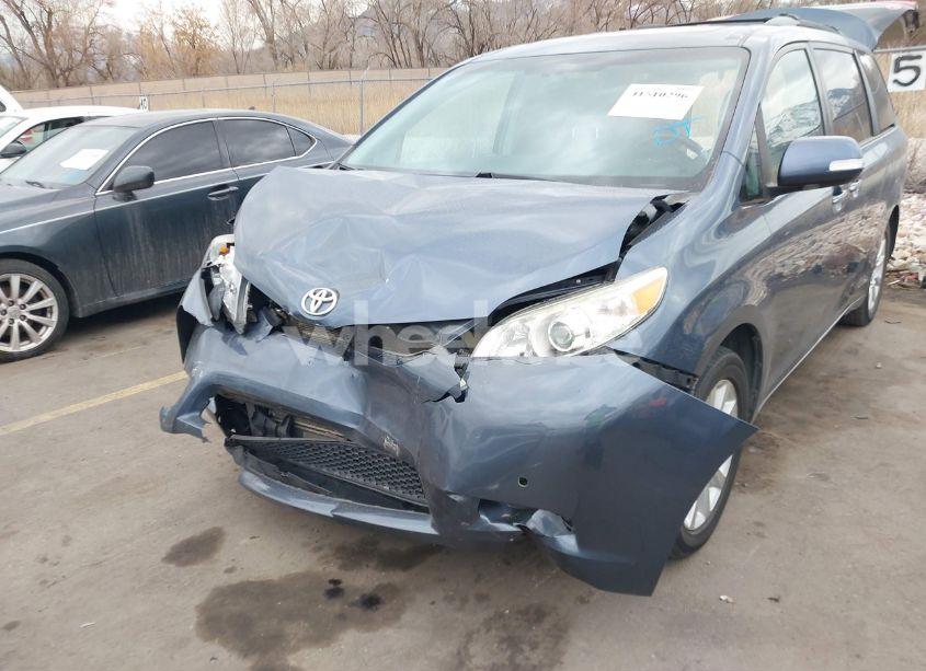 Photo 6 of 2013 Toyota Sienna XLE/LIMITED (VIN 5TDDK3DC1DS062849)